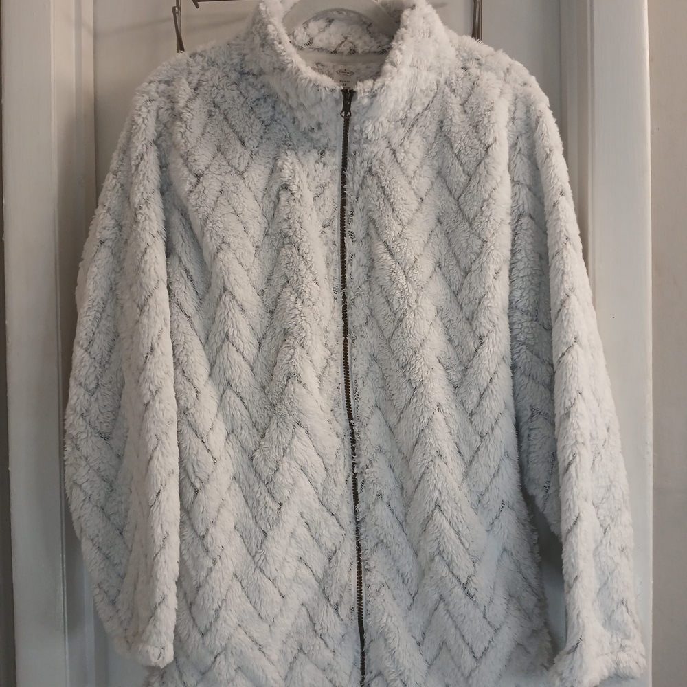Women's St John's Bay Cozy White Fleece Feel Faux Fur Jacket 2X Zip Front
